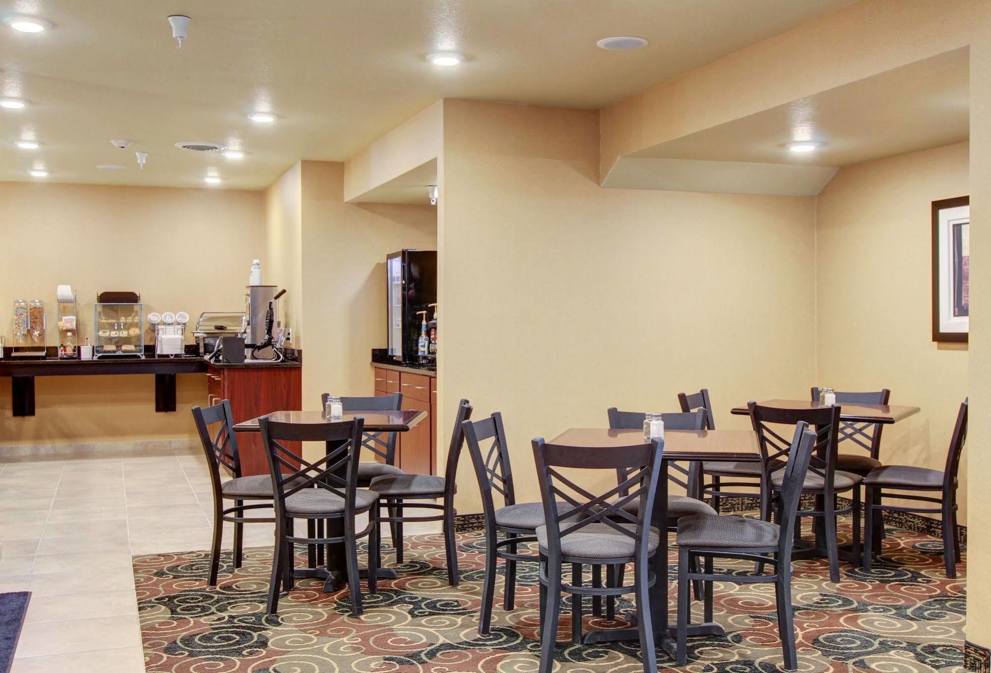 Cobblestone Inn & Suites Steele Luaran gambar